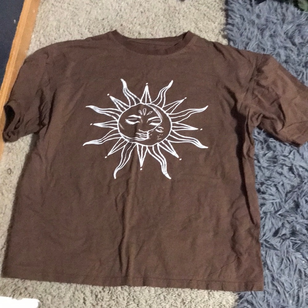 oversized brown graphic tee
